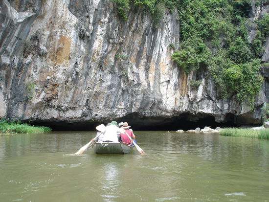 Rein in die Hoehle...