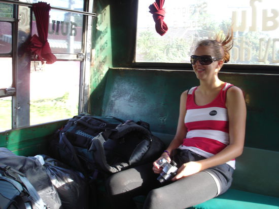 Also wir waren vom Localbus begeistert. Endlich mal nicht bei AC frieren, sondern die von Gott gegebene Abkuehlung geniessen.