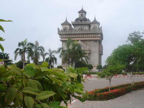 Der Triumphbogen in klein.