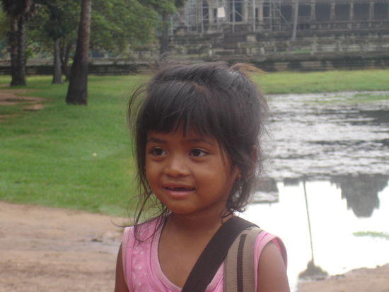 Das macht einen schon nachdenklich wenn so kleine Kinder bereits arbeiten muessen.