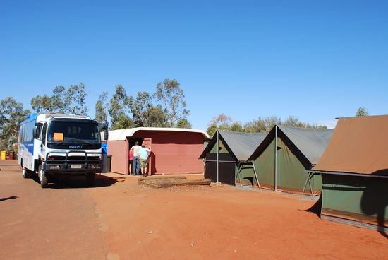Und unser erstes Cam. In guter Nachbarschaft zu Uluru