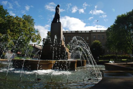 Blauer Himmel beim Franklin Square