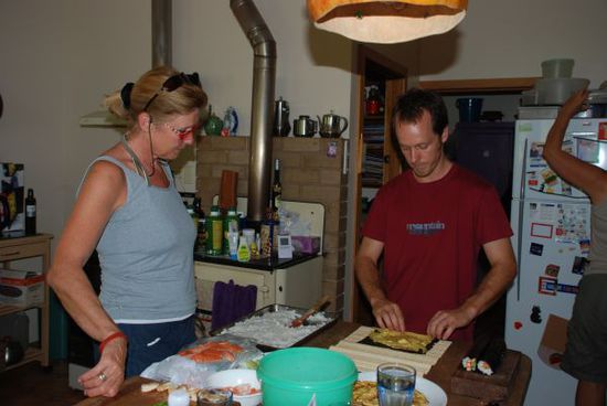 Eine unsere Lieblingsbeschaeftigungen: Sushi machen