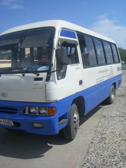 unser Minibus zum Hafen