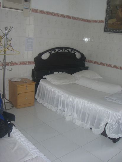mein aktuelles Zimmer, mit 2 Queensizebetten um 6 Euro/Nacht
