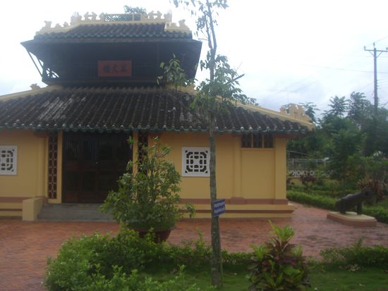 ein Nebentempel