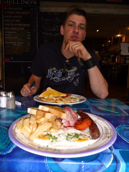 Förmiges Frühstück in Brisbane vor der Abfahrt nach Sydney