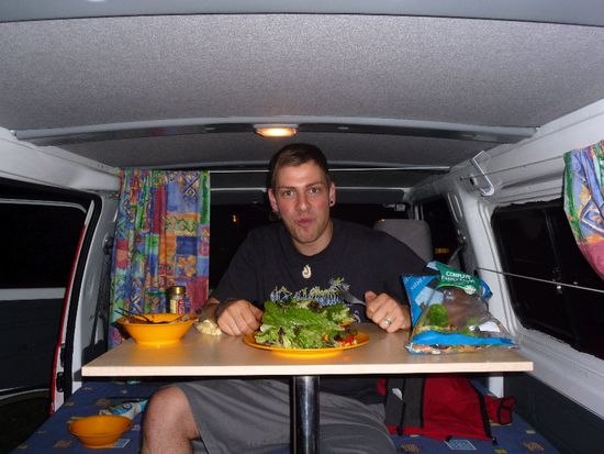 Nachtessen im JC (unser Van), Mahlzeit!!
