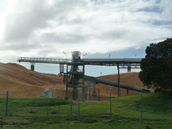 Die Herren Sagmehlhüüfe lönd grüesse