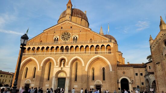 Die Basilika des Heiligen Antonius ist eines der berühmtesten und meistbesuchten Heiligtümer Italiens.