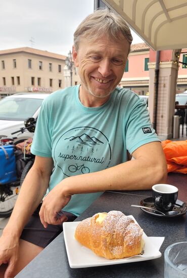 Kaffeepause (leider habe ich hier meine teure Windjacke vergessen!)