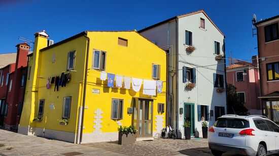 Es gibt nur eine handvoll Dörfer auf dieser ruhigen Insel, ...