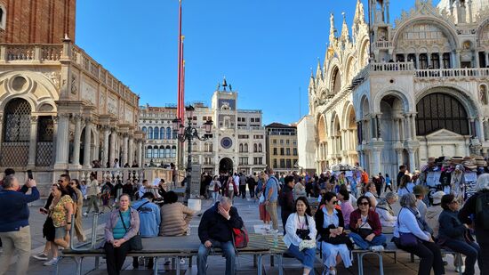 Am späten Nachmittag war am Markusplatz immer noch die Hölle los.