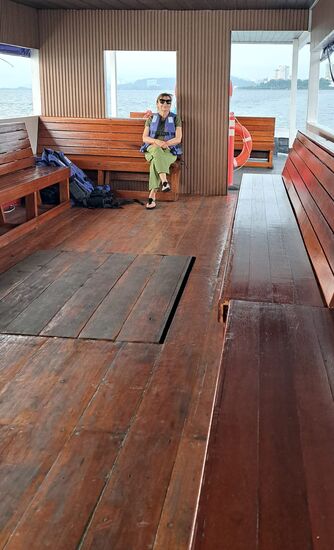 Wir zwei alleine auf einem großen Boot. Kapitän und erster Steuermann waren natürlich mit von Partie.