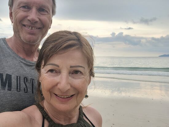 Nur noch eins: Manni stand auf der Speisekarte von den Sandfliegen. Wer nicht frühzeitig schmiert muss büßen!