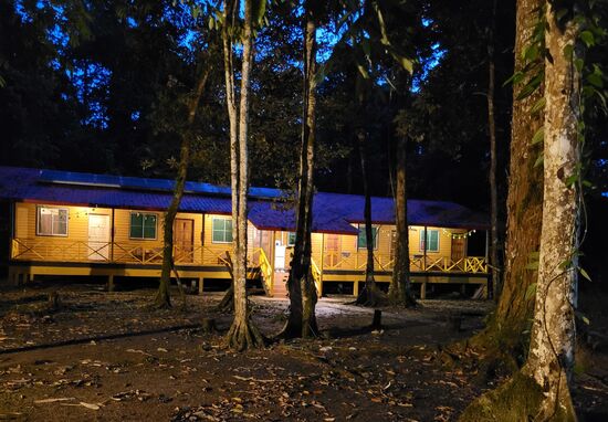 Fein war, es gibt nur 5 Zimmer und davon waren immer nur 4 belegt.