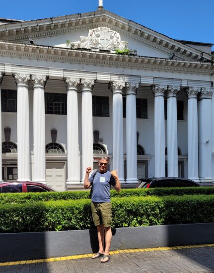 ein Muss-Foto: ein Poster vor dem Postamt