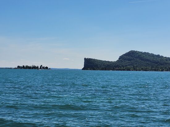 die Spitze von Manerba und die Isola dei Conigli