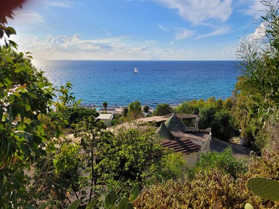 Blick von oben hinunter auf unseren Swimmingpool