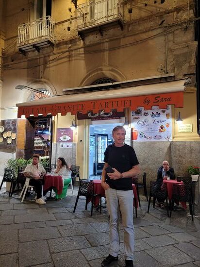 im "Corso" machten wir noch eine anständige Zeche und beobachteten dabei den Trubel und das Treiben am Corso Vittorio Emanuele