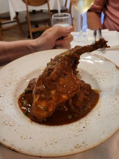 Das Restaurant "D' Office" haben wir dem gescheiten "Marco Polo" entnommen und es war 1A! Manni K. hat zum 3.x Hase und es war einfach köstlich - sagt er und Manni G (mein Manni).