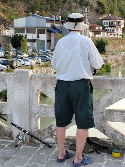 Petri Heil! - Fischer auf der Brücke
