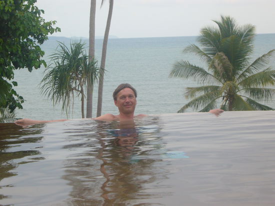 im Swimingpool vom Buri Hut