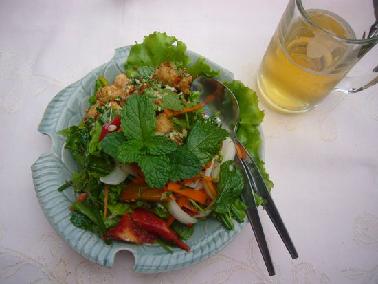 Vicky macht den besten Salat von Thailand - mampf! mampf!