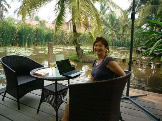 leider ist hier überall ein schlechtes Internet und daher kein Hochladen von Fotos möglich - darum bin ich etwas im Verzug mit meinem Bericht