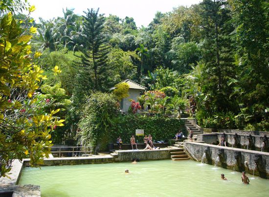 die heissen Quellen von Banjar und wir hatten kein Badezeug dabei
