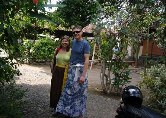 für eienen Tempelbesuch gekleidet