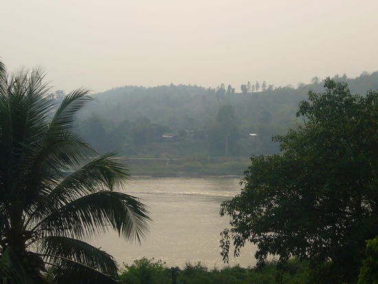 Ostermontag - der Blick über den Mekong nach Thailand