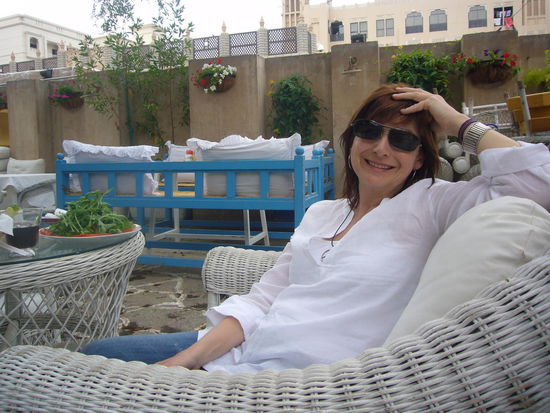 Erholung und Lunch in einem gemütlichen Cafe
leider hat uns dann der Regen vertrieben (z.Z. regnet es kurz alle drei Stunden in Dubai - sehr außergewöhnlich!)