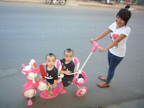 auch für diesen Transporter ist kein Platz auf dem Gehsteig