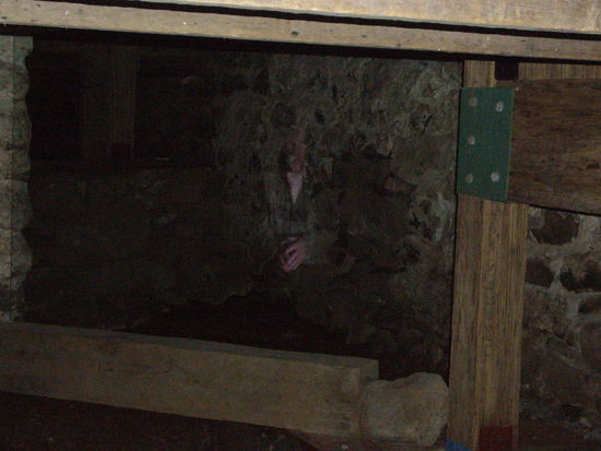 der Geist von Antonio Gavaza (1818-1842) hat zu uns im Keller des ältesten Hauses gesprochen