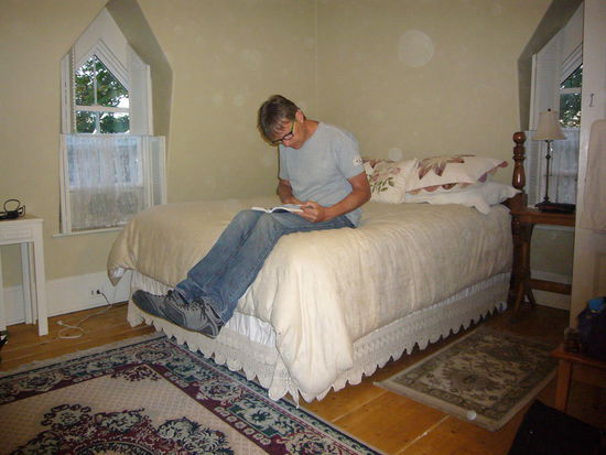 wo gibt's die besten Scallops ? Für diese Info nimmt Manni sogar ein Buch in die Hand!