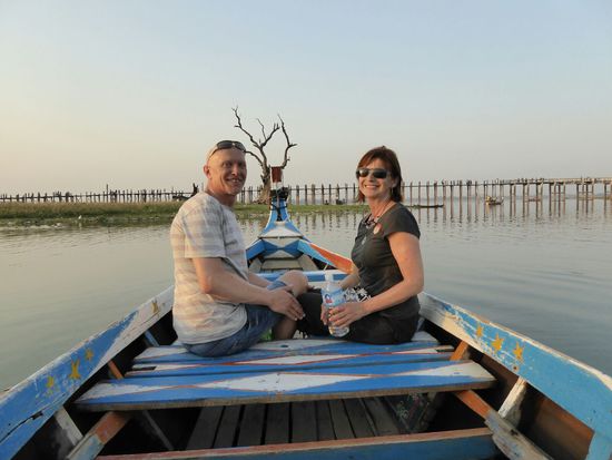 die Bootstour zum Sonnenuntergang sollte 2.000 Kyat kosten und dann hat der Gauner 12.000 verlangt, wir einigten uns dann mit Hilfe eines Herrn auf 10.000