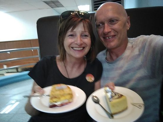 in einer Konditorei beendeten dann wir diesen schönen Tag um 9.00 h abends