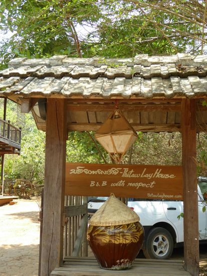 in Myanmar stehen überall diese Wasserbehälter für Durstige (eher nur für Einheimische geeignet)