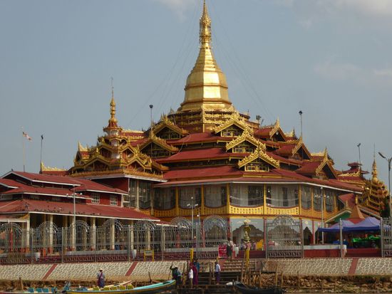 Phaung-Daw-U-Kloster, das wichtigste Heiligtum des südlichen Shanstaates