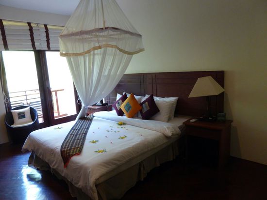 ... unser Zimmer sauber zu machen und unser Bett zu dekorieren