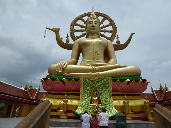 Big Buddha im Norden der Insel (Wat Plai Leam)