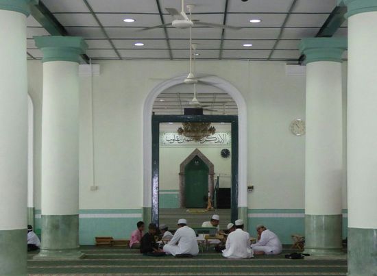 Koranschule am Sonntag in der Moschee Masjid Jamae Chulia