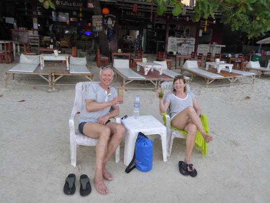 Happy hour in Ao Wong Deuan