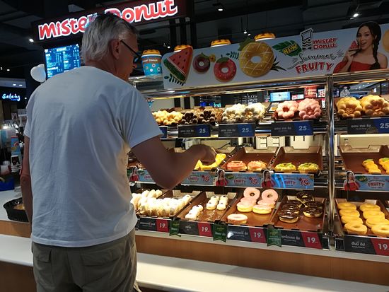 @Jana: hier gibt es einen super DONUT-Laden! Da müssen wir 2 gemeinsam hin!!