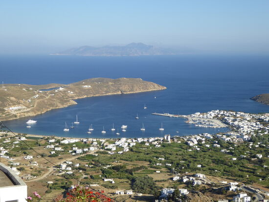 Blick von der Chora nach Livadi