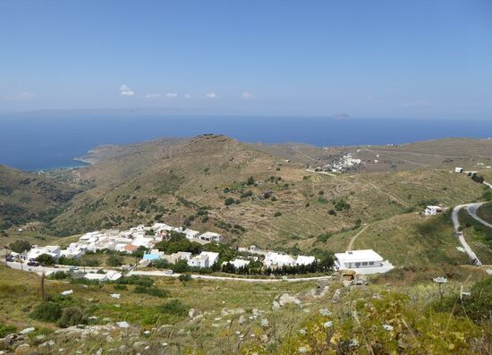von der Straße sind wir nach Panagia hinuntergestiegen - eines der fast verlassenen Dörfer