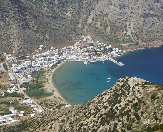 Kamares, der Hafenort, von oben