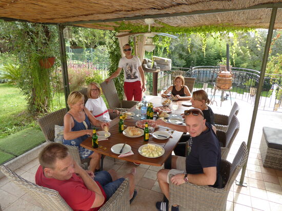 statt Mittagessen gabs immer eine köstliche Jause auf der Terrasse