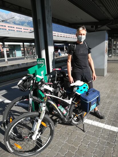 am Bahnhof Innsbruck